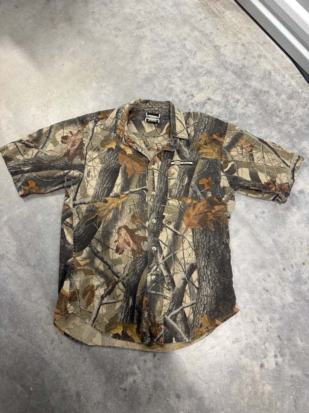 Supreme by Winchester Realtree Hardwoods Camo Short Sleeve Button-Up Shirt